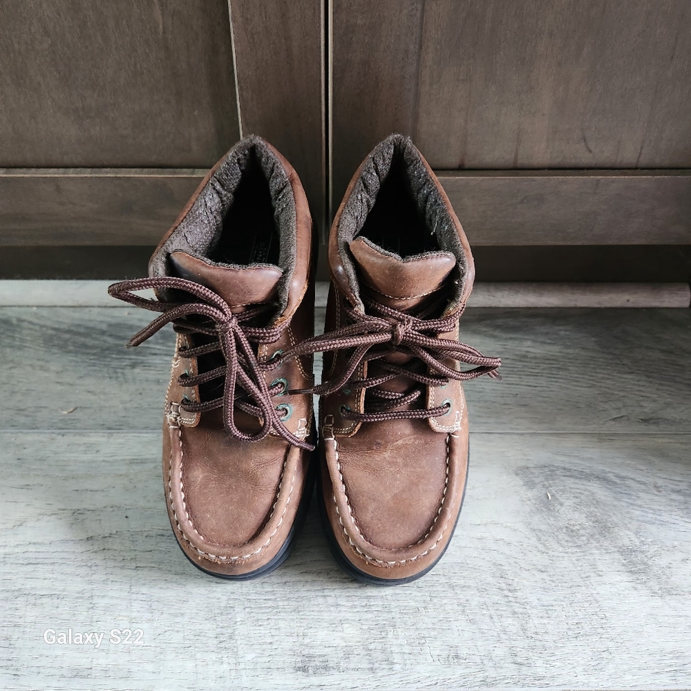Sonoma kids boots size 4